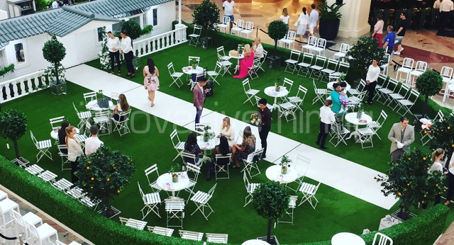 Features: New York Cafe Tables with Garden Chairs & Navy Stools