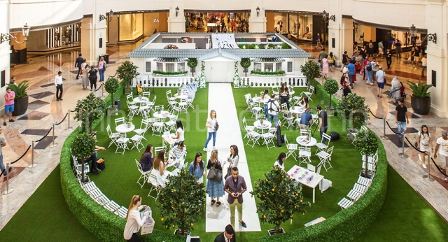 Features: New York Cafe Tables with Garden Chairs & Navy Stools